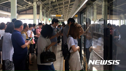 '푹푹 찌는' 서울 지하철 지상역, 태양광 에너지로 냉방한다