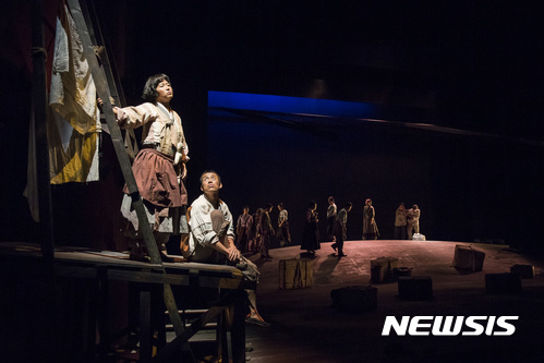 【서울=뉴시스】 연극 '1945'. 2017.07.07. (사진 = 국립극단 제공) photo@newsis.com 