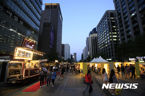 '블링블링 제품 다 모인다' 서울 밤도깨비 야시장 오픈