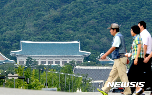 靑, 중소벤처기업부 장관 고심 "이번주도 쉽지 않아"