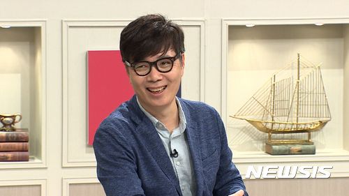 김영하 작가, '비정상회담' 출연····책 고르기 '꿀팁' 공개