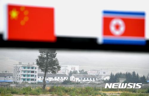 중국, 대북 정유 공급 제한·북한산 섬유 수입 금지
