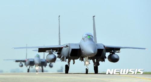 【서울=뉴시스】 이륙 준비 중인 공군 F-15K 전투기. 