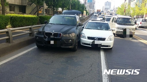 【인천=뉴시스】함상환 기자 = 중고차량 판매 선·후배 딜러 10명 외제차량과 고의 보험 사기 입건(사진= 인천계양경찰서 제공)hsh3355@newsis.com