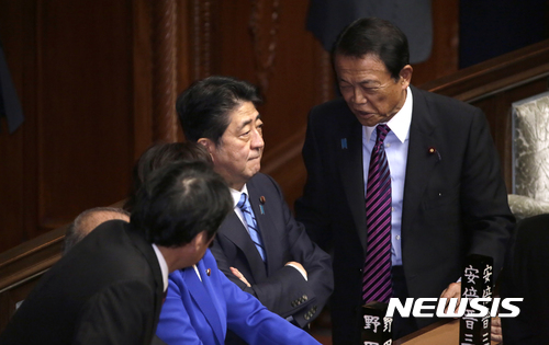 [종합] 아소 日재무상 "문서조작은 인정"…사임설 일축