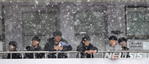 '대설주의보' 강원도, 본격적인 겨울...밤 사이 쌓인 '눈'