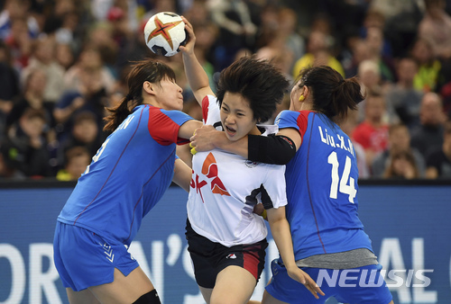 중국 쯤이야···한국 여자핸드볼, 세계선수권 31 대 19 완승