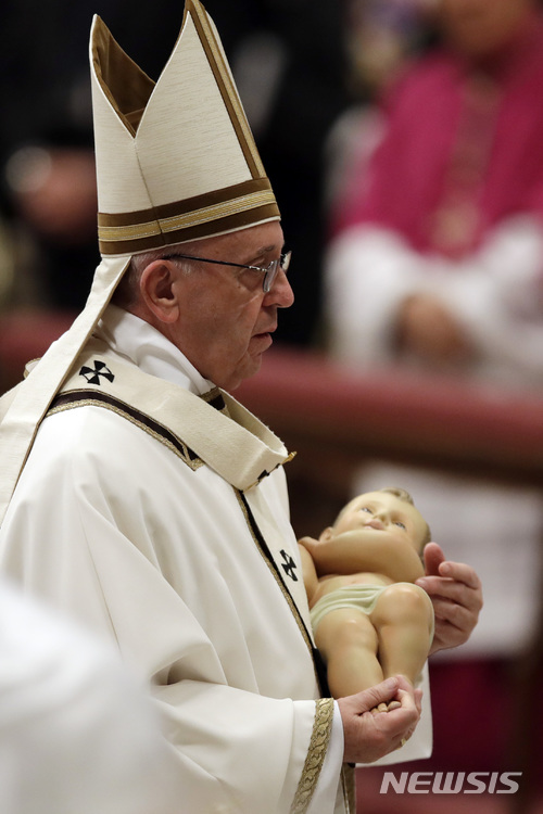 교황 "예수 부모의 베들레헴 기행은 오늘날 난민의 행보 " 