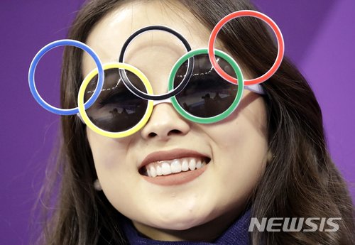 [종합]한국 피겨스타들, 관중석 응원단되다···팀이벤트 이색풍경