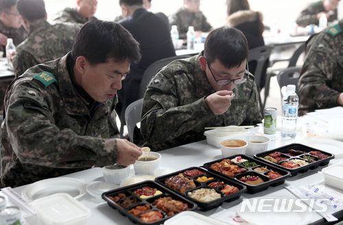 동원훈련 4→3년 줄고, 훈련비 최저임금 50% 수준 인상 