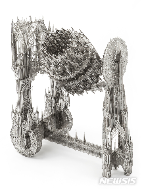 【서울=뉴시스】 Wim Delvoye, Concrete Mixer, 2013, Laser-cut stainless steel, 84.5x45.x105cm