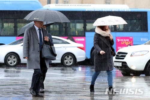  오늘 서울 아침 기온↓…꽃샘추위와 함께 찾아온 비·눈