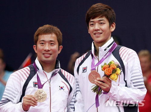【서울=뉴시스】 정재성(왼쪽)과 이용대, 2012년 런던올림픽 배드민턴 남자복식 동메달리스트