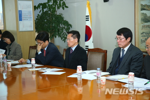 "봄 축제 안전관리 강화"…한 대행, 간부회의서 특별지시. (사진=경남도 제공)