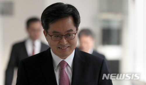 김동연, 美재무장관 만나 '관세 폭탄' 협의