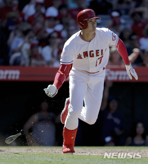 【애너하임=AP/뉴시스】 23일(한국시간) 미국 캘리포니아주 애너하임의 에인절스타디움에서 열린 2018 MLB 샌프란시스코 자이언츠와의 경기에 4번 타자로 선발 출전한 오타니 쇼헤이.