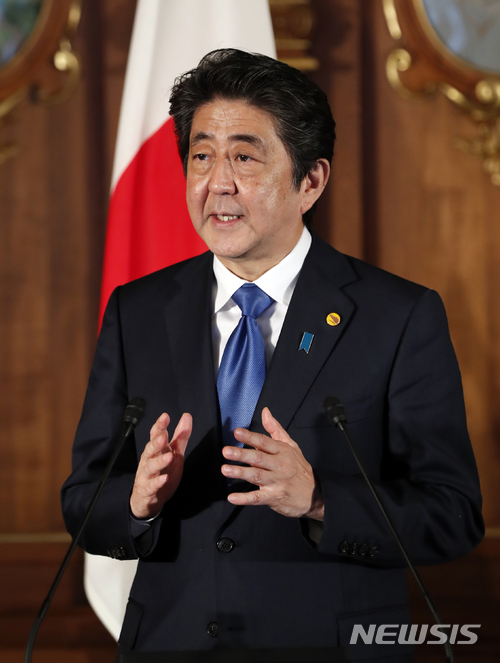 아베 총리, JP 타계에 "일본 정부·국민 대표해 명복 빌어"