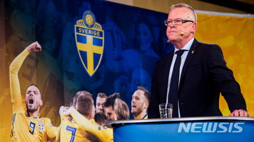 야네 안데르손 스웨덴 감독, 러시아 월드컵 참가선수 명단 발표하고 있다.