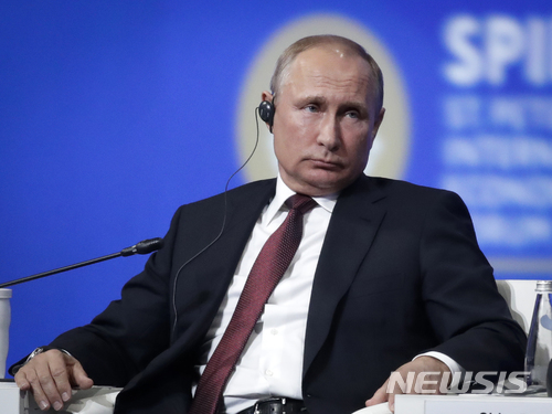 인테르팍스 "푸틴, 월드컵 때 文대통령과 회담 가능성" 