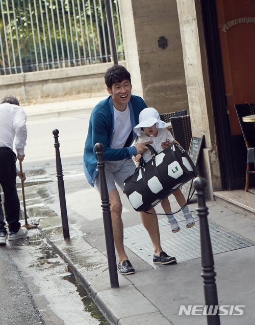 박지성과 가족, 프랑스 파리에서 '찰칵'