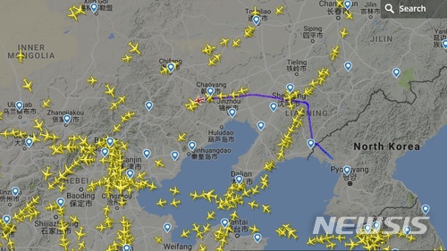 【서울=뉴시스】북한 특별기 한대가 19일 오전 평양을 출발해 베이징으로 향한 것으로 확인됐다.이날 플라이트레이더24에 따르면 안토노프-148기가 ‘고려항공 251편’이라는 편명으로 오늘 오전 평양에서 이륙해 경로를 베이징으로 잡은 것으로 파악됐다. 플라이트레이더24가 추적한 251편의 비행 경로. 
