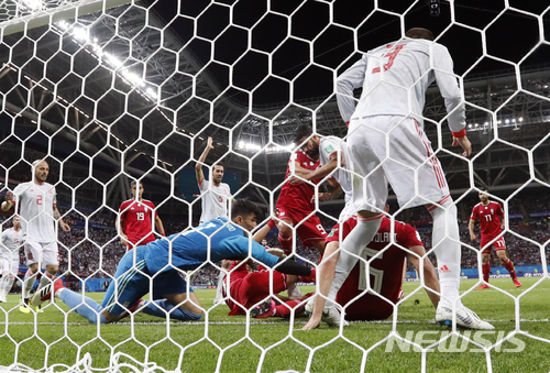 '코스타 결승골' 스페인, 이란의 질식수비 뚫고 1:0 진땀승