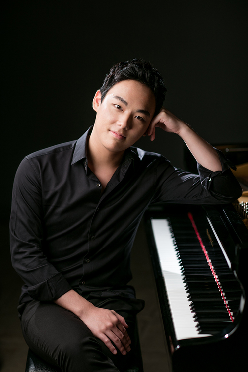 신창용, '지나 박하우어 피아노 콩쿠르' 우승...한국인 처음