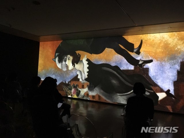 【서울=뉴시스】 박현주 미술전문기자 =샤갈의 삶과 사랑을 엿볼수 있는 '샤갈 러브 앤 라이프展'이 예술의전당 한가람미술관에서 열리고 있다. 