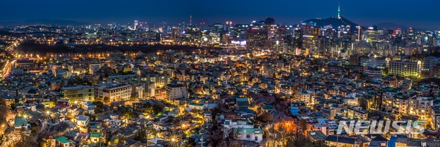 테오데르스쿠 요르단 데니엘 '전통과 현대가 어우러진 서울 저녁'
