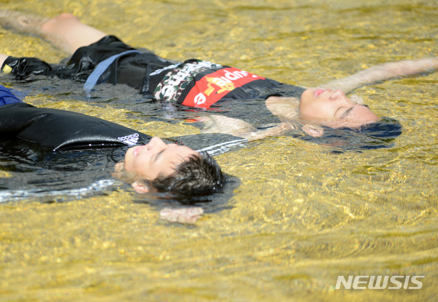 찔끔 비소식…폭염에 습도 급상승 '이중고'