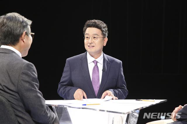 JTBC '썰전' 4주만에 재개, 이철희 의원 합류 