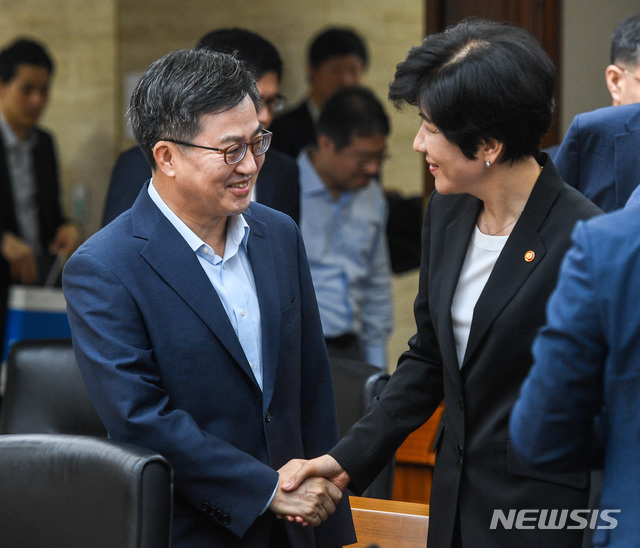 고용장관 교체설 솔솔…한정애·이성기·이재갑 등 물망 