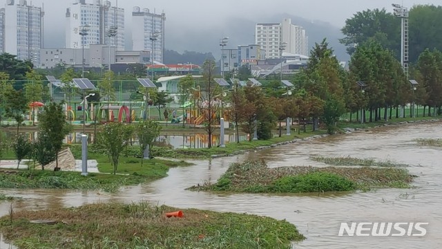 9월 첫날도 우산 챙겨요…전국 곳곳 흐리고 비소식