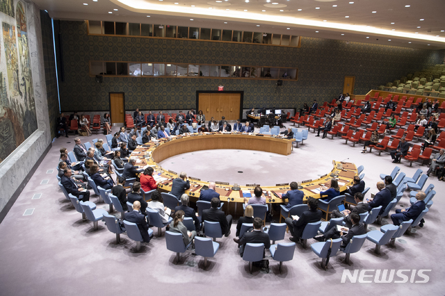 【 유엔본부 = AP/뉴시스】 9월10일 재개된 유엔안보리회의에서 중동 아프리카 지역의 평화에 대해 논의하고 있다.