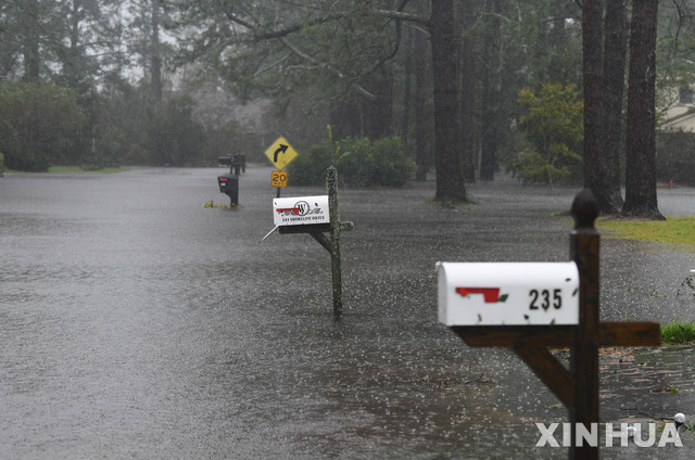 美 허리케인 플로렌스로 최소 13명 사망…기록적 폭우로 대홍수 예상