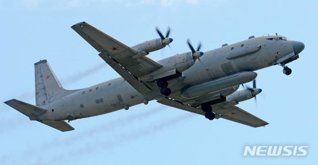【서울=뉴시스】17일 시리아 흐메이밈 공군기지로 귀환하다 지중해 상공에서 사라진 러시아의 IL-20 군용기와 같은 기종의 항공기. 이 항공기에는14명이 탑승하고 있었다. <사진 출처 : 디펜스 포스트> 2018.9.18