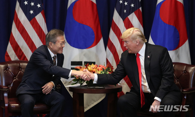 文대통령 "김정은, 비핵화 조속 희망···핵포기 되돌릴 수 없을 만큼 공식화"