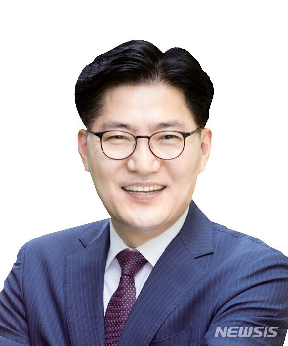 【서울=뉴시스】 이정훈 강동구청장.
