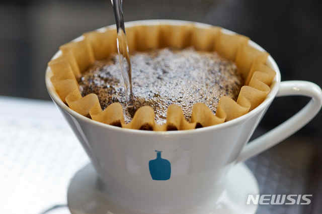 '커피계 애플' 블루보틀, 다음 달 3일 성수동 1호점 오픈
