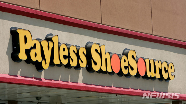 미국의 신발 소매업체 '페이리스 슈소스(Payless ShoeSource)'가 2500개의 미국 매장 정리를 준비하면서 파산보호 신청을 했다고 CNBC가 19일(현지시간) 보도했다. < AP 자료사진 > 2019.02.19