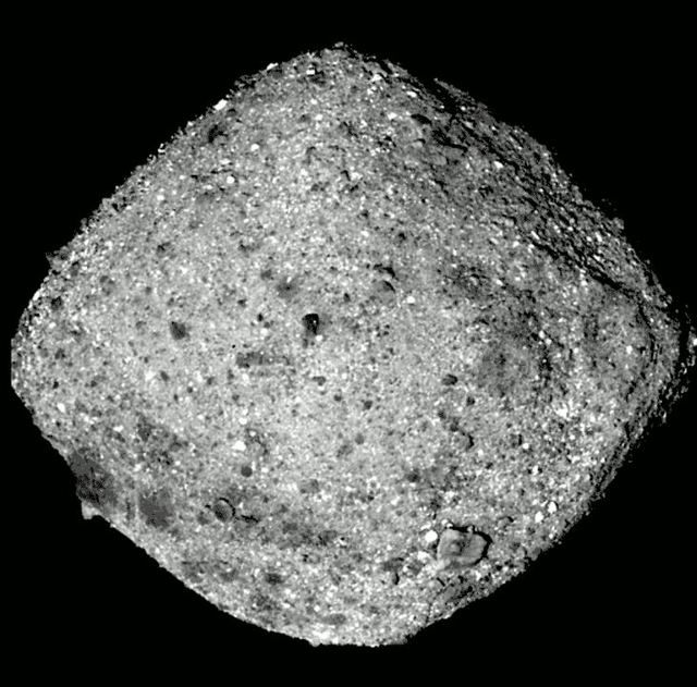 【서울=뉴시스】미 항공우주국(NASA)의 탐사선 오시리스-렉스(OSIRIS-REx)가 2018년 12월 뉴욕 엠파이어스테이트 빌딩보다 큰 소행성 베누(Bennu) 궤도 진입에 성공해 탐사를 시작했다고 미 항공우주국(NASA)이 밝혔다.  소행성 베누의 모습. <사진출처:NASA> 2018.12.04