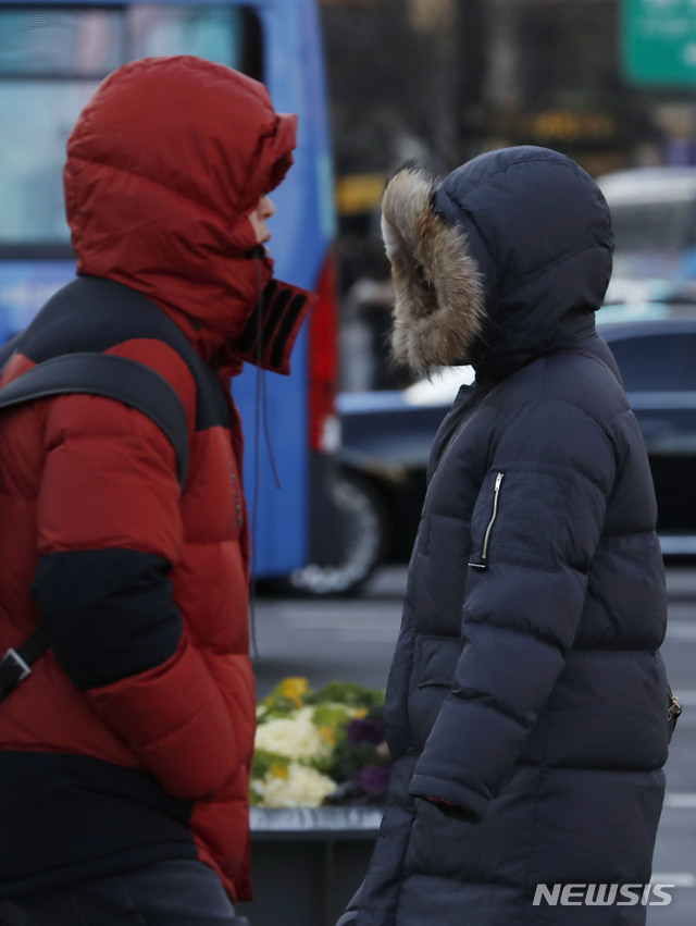 서울 체감온도 -17도…오늘도 최악 한파