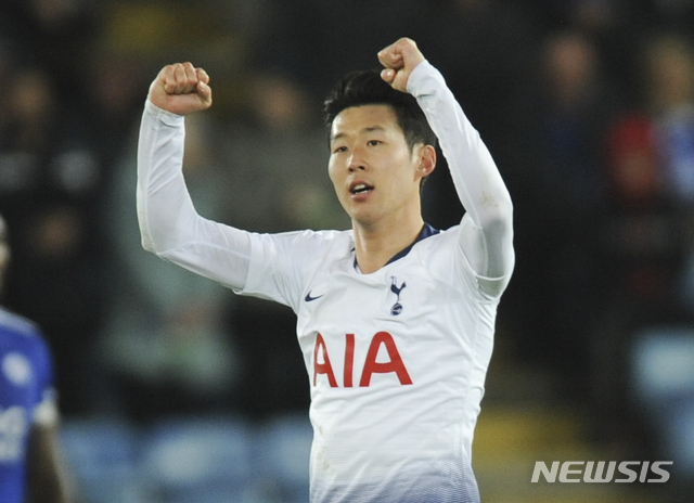 Tottenham&#039;s Heung-Min Son celebrates after scoring his side&#039;s opening goal during the English Premier League soccer match between Leicester City and Tottenham Hotspur at the King Power Stadium in Leicester, England, Saturday, Dec. 8, 2018. (AP Photo/Rui Vieira)