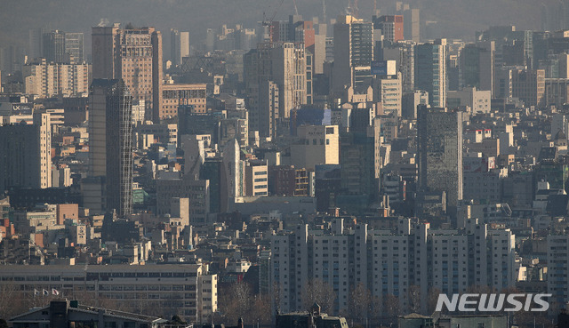 한은 "전문가 10명 중 7명, 내년 서울 집값 하락 예측"