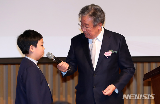 "봉사란, 함께 비 맞는 것"…연예계 '노블레스 오블리주' 정착시킨 최불암