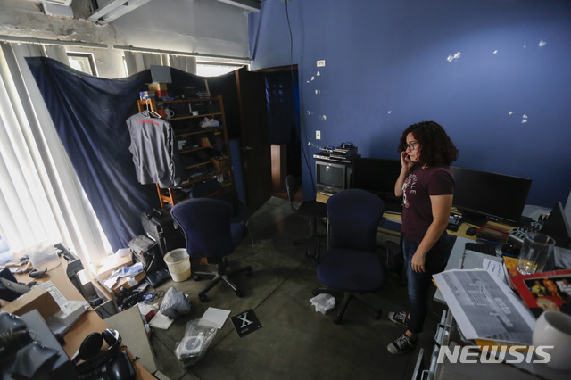 【마나구아( 니카라과) = AP/뉴시스】12월 14일 경찰의 불시 압류로 텅빈 니카라과의 독립언론사 '콘피덴시알'의 편집국. 경찰은 이날 정부전복을 기도했다는 구실로 이 신문사와 함께 다섯 군데의 시민단체 사무실을 급습했다.  
