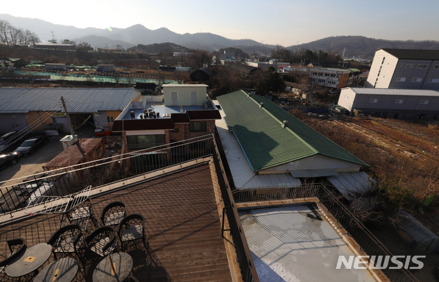 【하남=뉴시스】배훈식 기자 = 국토교통부가 19일 '2차 수도권 주택공급 계획 및 수도권 광역교통망 개선방안'을 발표하며 3기 신도시 예정지로 남양주 왕숙과 하남 교산, 과천, 인천 계양 등 4곳을 확정했다. 사진은 이날 오후 경기 하남시 교산동 신도시 예정부지. 2018.12.19.  dahora83@newsis.com