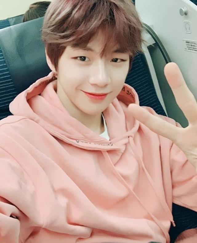 [초점]강다니엘, 소속사와 갈등 왜?