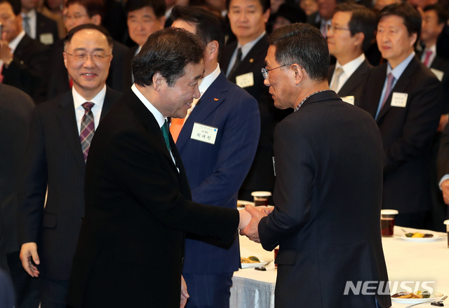 한국노총 "최저임금 이원화 방안, 노사 자율성 침해"