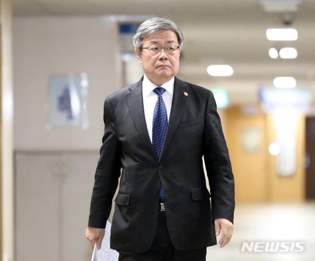 고용부 "기업 17.9% 연장근로 위반...시정기한 부여" 